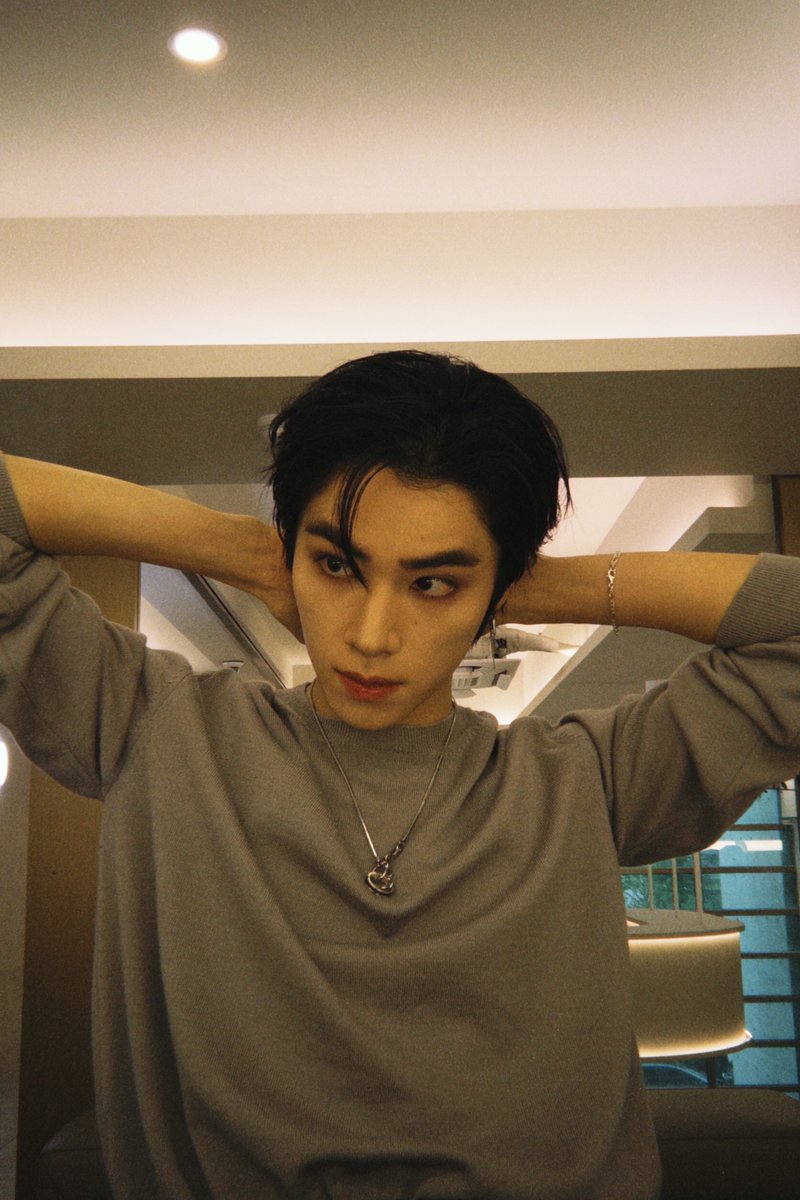 nct_menfess's tweet photo. HELLO, THE K-POP CHINESE ZAYN
NCT! 
https://t.co/3v2rNsFMZP