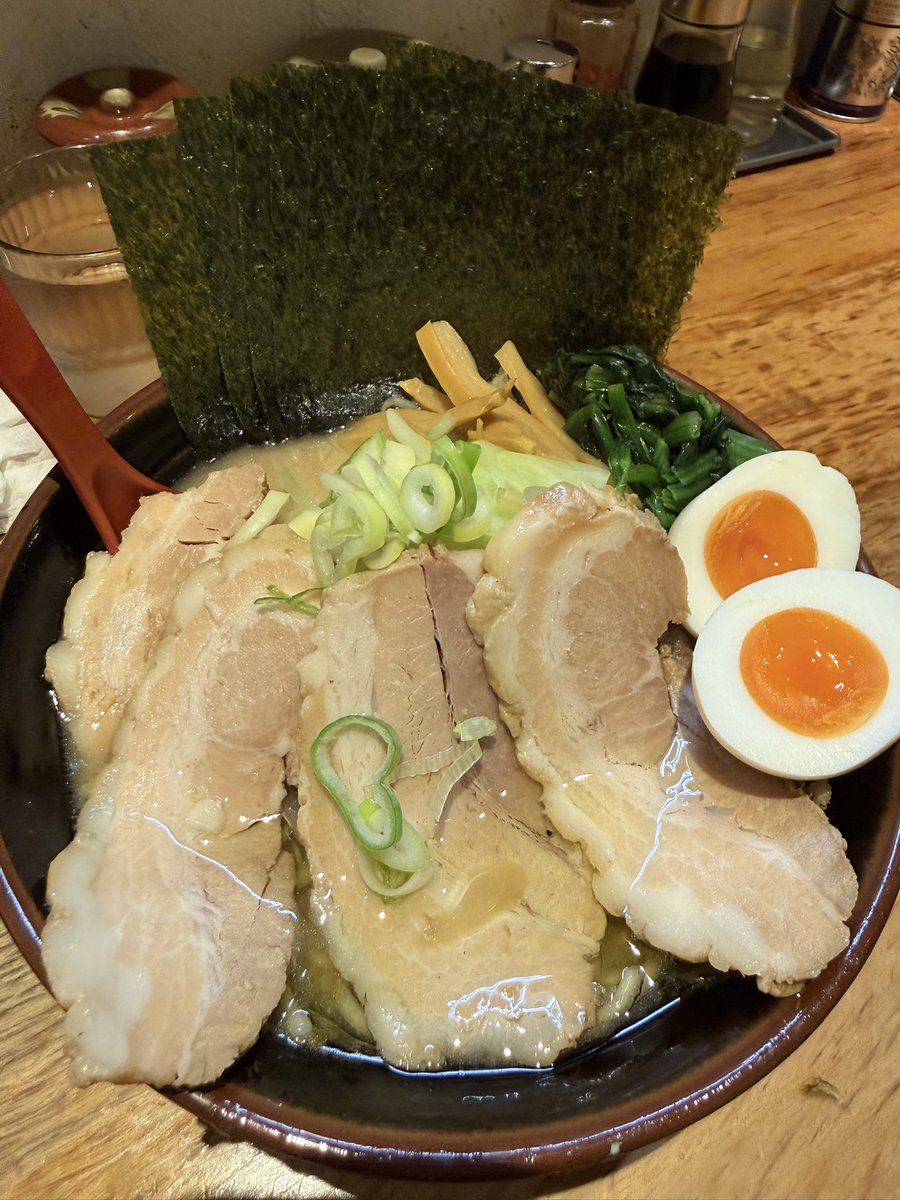 toriPSPA's tweet photo. みんなでラーメンきてます♪ https://t.co/n7VUw36fEr