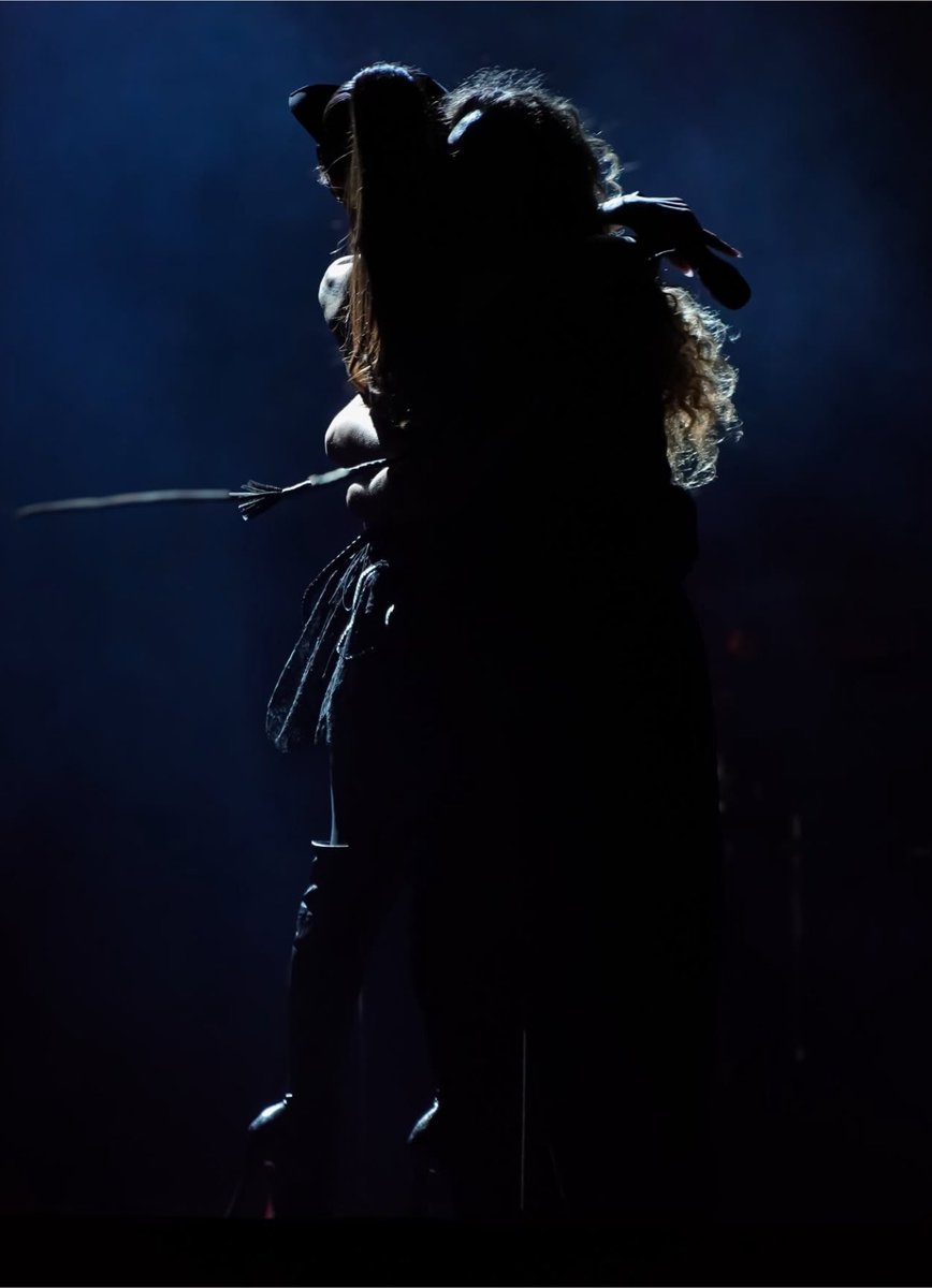 TeamArianaBE's tweet photo. #PHOTOS: Ariana sur scène dans le cadre de « Eternal Sunshine Tour ». https://t.co/A7pQty06z7