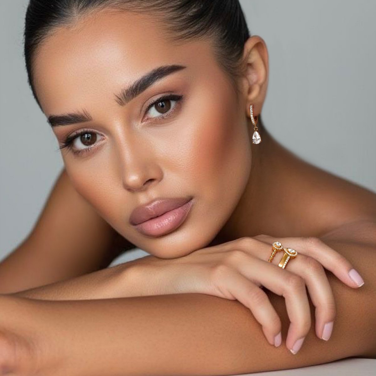 AquaeJewels's tweet photo. Pear-cut diamond earrings and matching rings crafted in 18K gold, designed to radiate timeless elegance and refined brilliance. 

#DiamondEarrings #DiamondRing #PearDiamond #18KGold #FineJewelry #LuxuryJewelry #DiamondJewelry #GoldJewelry #AquaeJewels https://t.co/j7ylvBiCdq