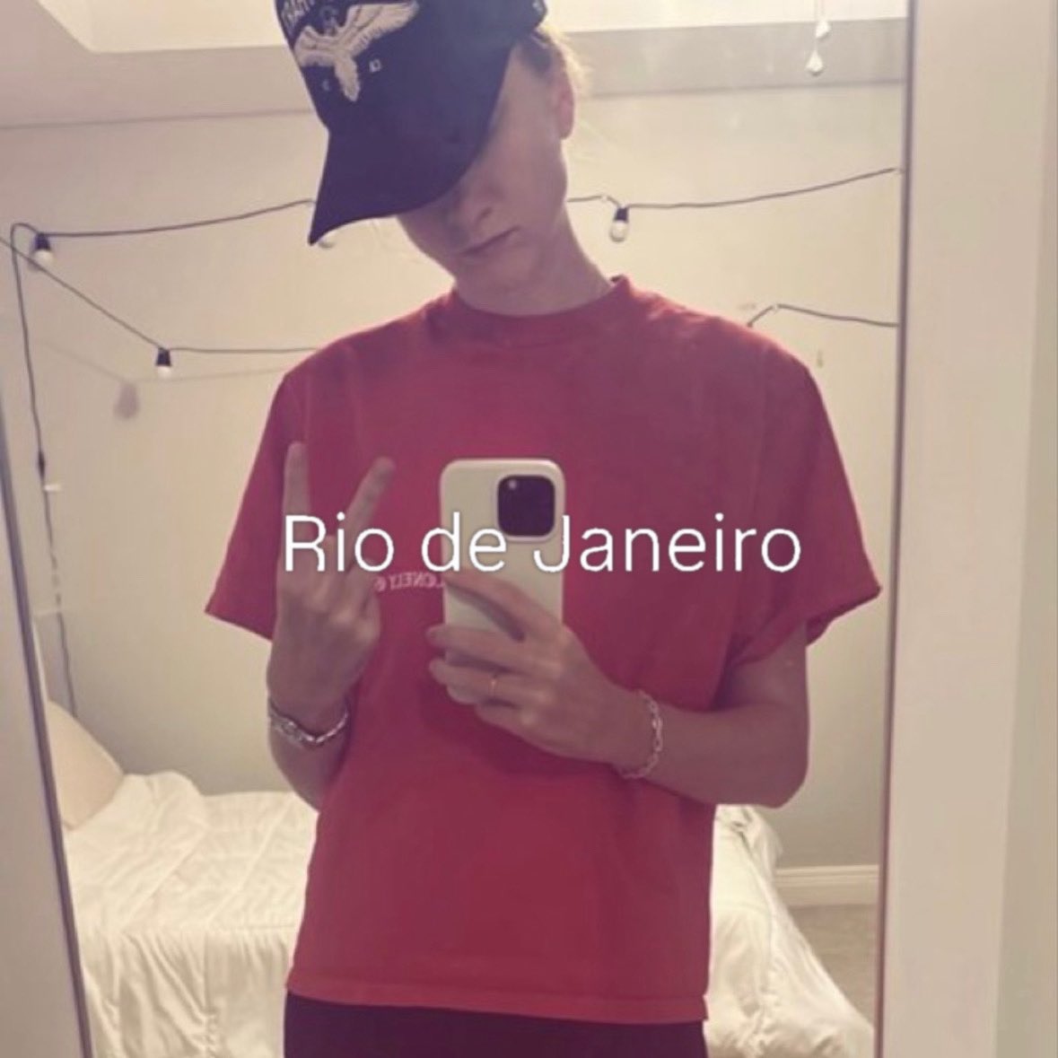 rihuist's tweet photo. put the rio de janeiro down https://t.co/eiSkBUEkFa