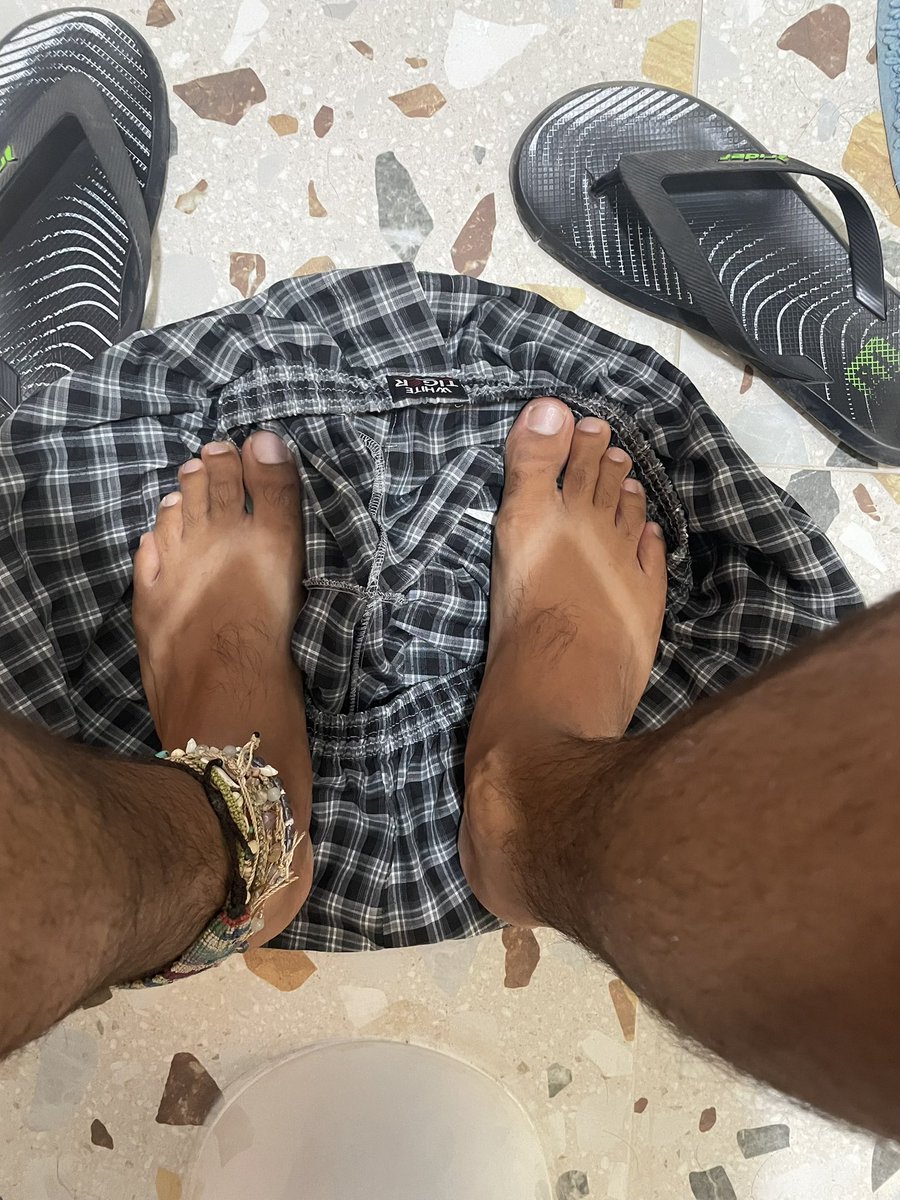 Luislovs2show's tweet photo. @FeetFinder https://t.co/X5ibB9Xa86