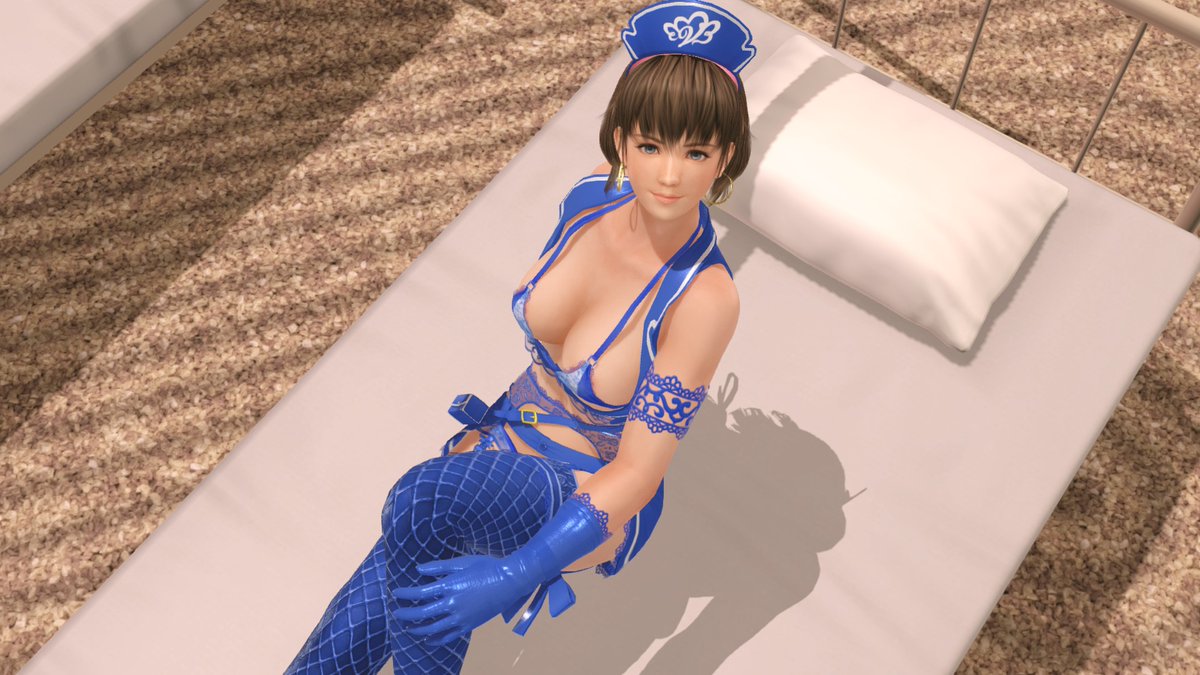 FanserviceFans's tweet photo. oh theres 2 of u here nice #Hitomi #DOAXVV #DOA https://t.co/el3Rww09Im