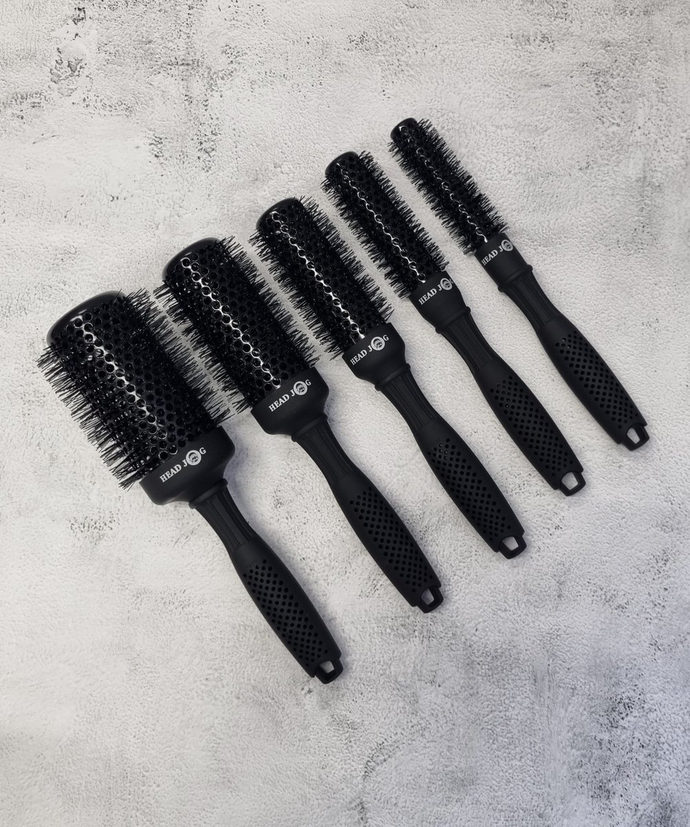 BoydLotshaw's tweet photo. Light as a feather

Head Jog Hair Light Brushes feature patented lightweight handles, perfect for blow-drying and reducing arm fatigue. https://t.co/1FCItak2v3