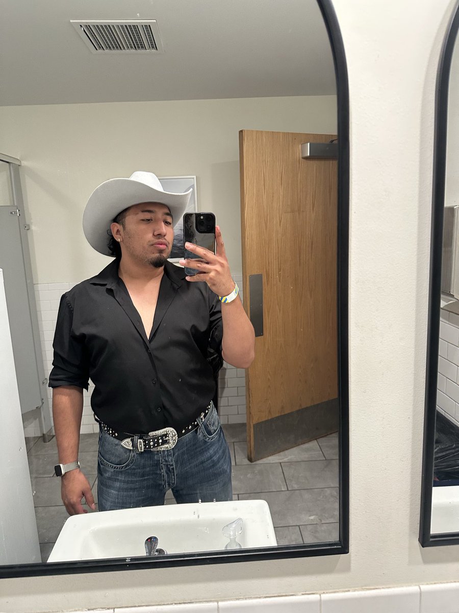 kingangeltho's tweet photo. Yes I’m Mexican ofc I’m uncut https://t.co/E3CMCiyMyN