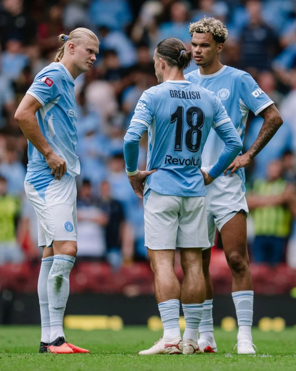 cityreportbr's tweet photo. 𝗙𝗜𝗠 𝗗𝗘 𝗝𝗢𝗚𝗢: Arsenal 3-0 #ManCity.

Derrota na Supercopa da Inglaterra. https://t.co/MDcYVzZbgN