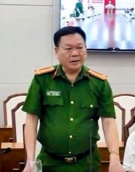 TrialofGrassesX's tweet photo. Chỉ trong 3 tháng điều tra, cựu đại tá công an Nguyễn Văn Sáu gây tai nạn giao thông thì ngay lập tức bị khởi tố.
Vậy tại sao #nguyensycuong vẫn im lặng suốt 1 năm qua? https://t.co/QZq9CNEXmT