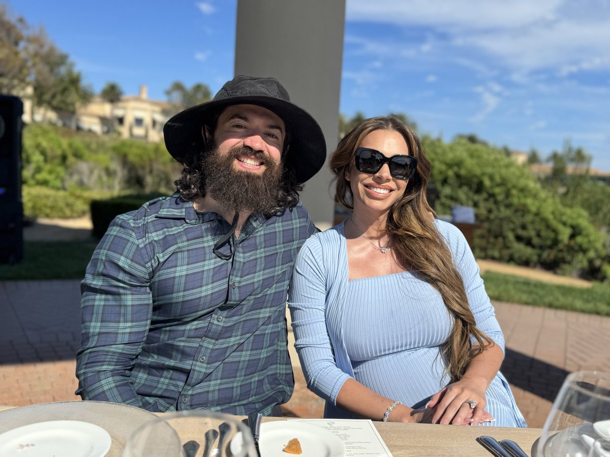 LeilaHormozi's tweet photo. @AlexHormozi babymoon/bday celebration 🥳 https://t.co/mpVDdXW2qw