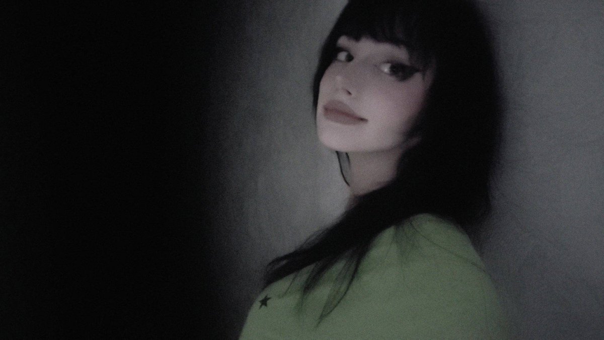 rinnthere's tweet photo. Act I don’t want anything in my life idk why I wake up everyday I keep doing shit cuz I wanna improve but I don’t enjoy the process. I depend on ppl and hate to be alone but don’t build any relationships. I don’t have goals for future, I don’t have hobbies. I just exist for 0 https://t.co/cyE2yCc8Qx