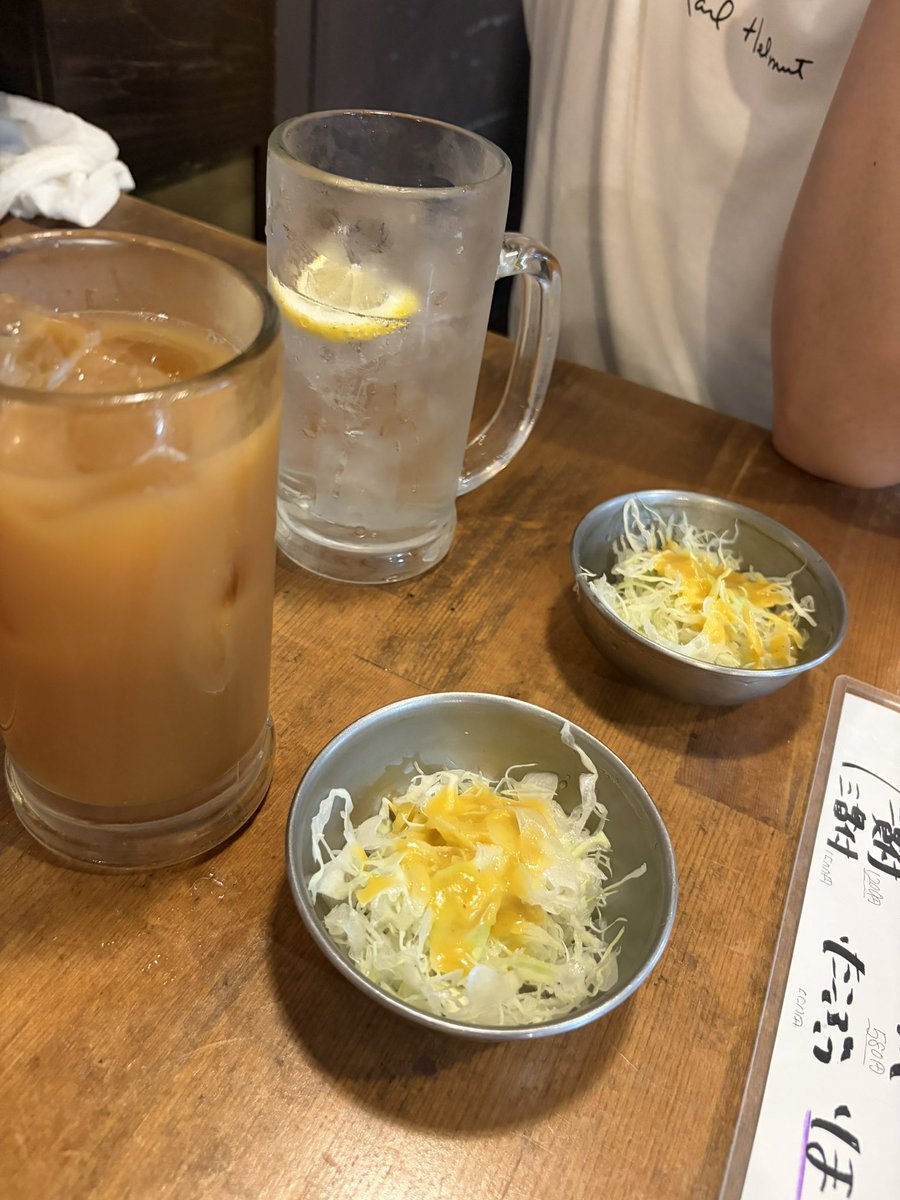 2011r7419's tweet photo. 夏休み後半は食べて飲んでデブ活三昧🐷🐷🐷 https://t.co/m9RlUQoDLm