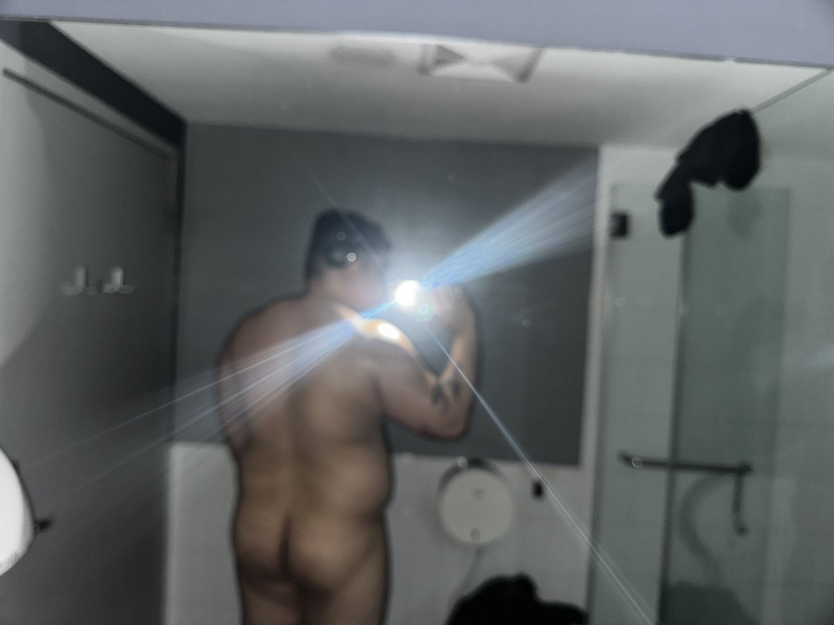 enayenye0w's tweet photo. Maybe let me be generous a bit, been a long while since i last posted, also, i like how my ass looks here hahahahaha https://t.co/9f9Sb0BV7Y