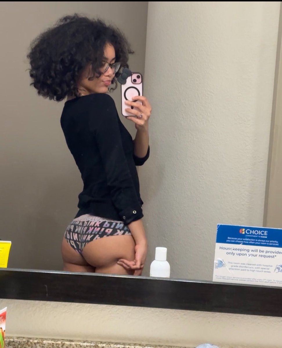 2wavy2sexy's tweet photo. Im working on gaining more weight ✌️😅 https://t.co/s7LOOI39Pj