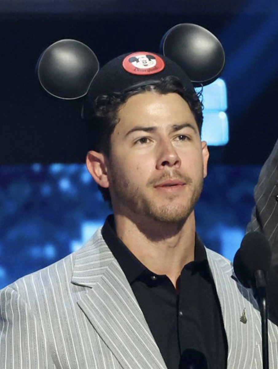 Jonas_DailyNews's tweet photo. Look at our Disney Legends! https://t.co/mCbQNHgUQi