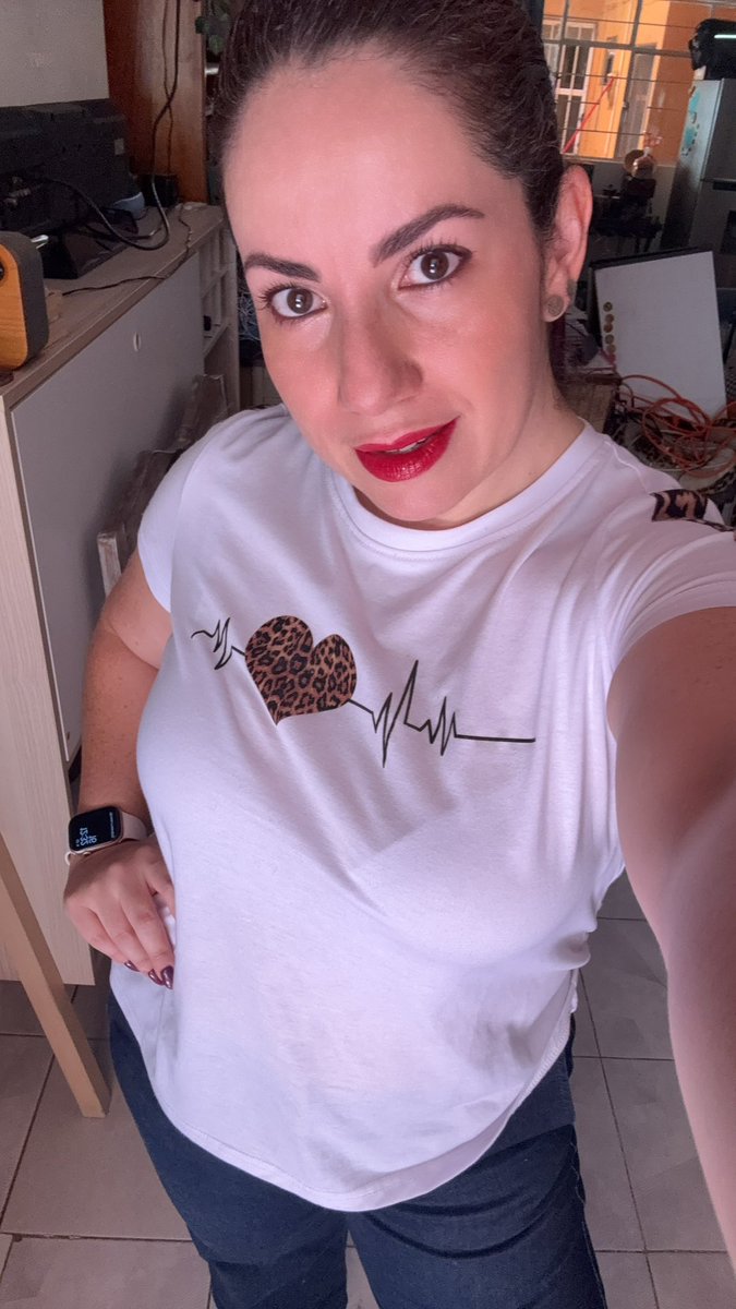 IskraArvizu's tweet photo. La carita de felicidad post finde sí existe https://t.co/RLHc0bF5R6