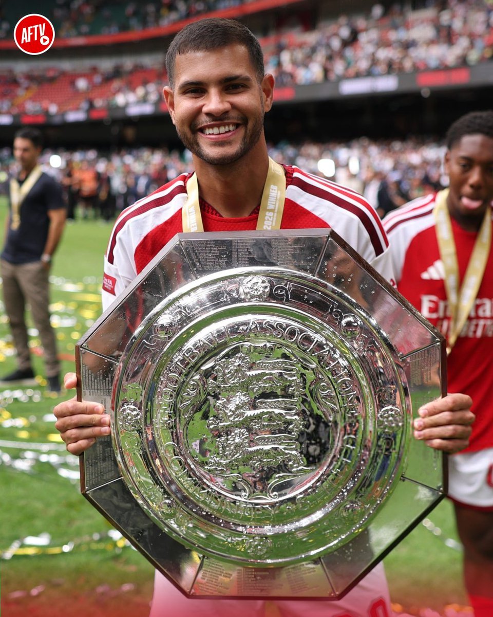 ArsenalFRNTLine's tweet photo. Bruno Guimarães.
5 years with Newcastle: 1 trophy.
45 minutes with Arsenal: 1 trophy.
Welcome Once again Warrior
#ArsenalFrontline🅰️🪖
#FrontlineFootball https://t.co/2H8eClQNFc