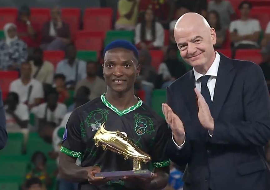 442_Malawi's tweet photo. Golden Boot winner - Temwa Chawinga

#442Malawi #Wafcon https://t.co/6BeP99KI0c