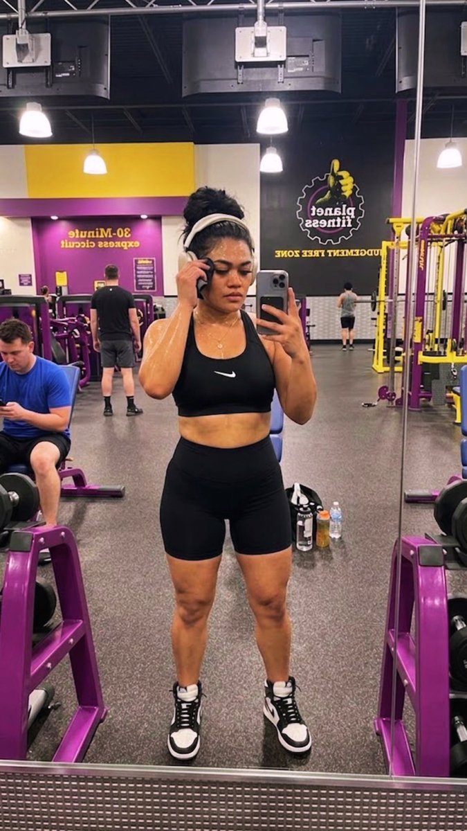Naiforeignnn's tweet photo. A good workout was definitely successful today 💪🏽💪🏽💪🏽 https://t.co/zqOJT3Corw