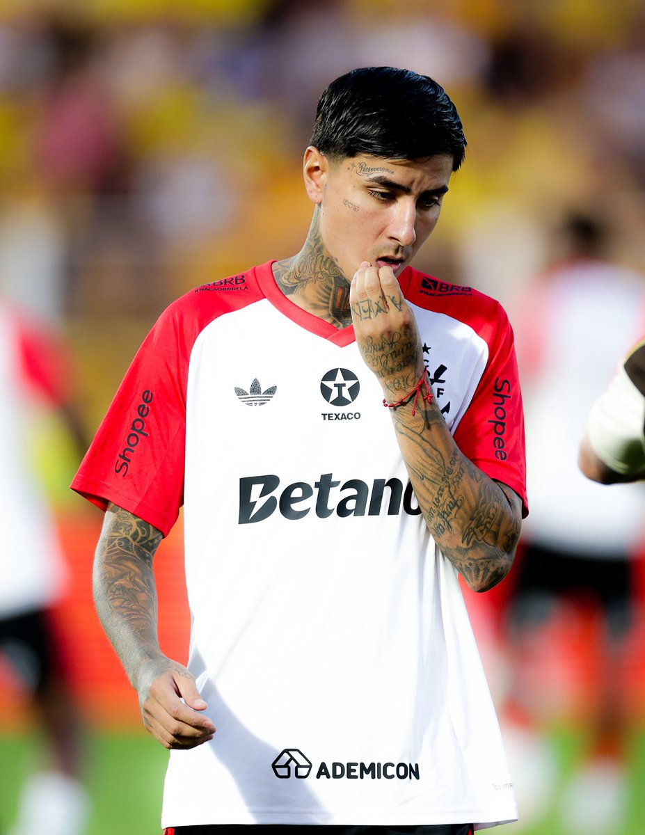 Flamengo's tweet photo. QUE MANTO LINDÃO DE AQUECIMENTO! 😍

#MIRxFLA https://t.co/DCDvKAO9HQ