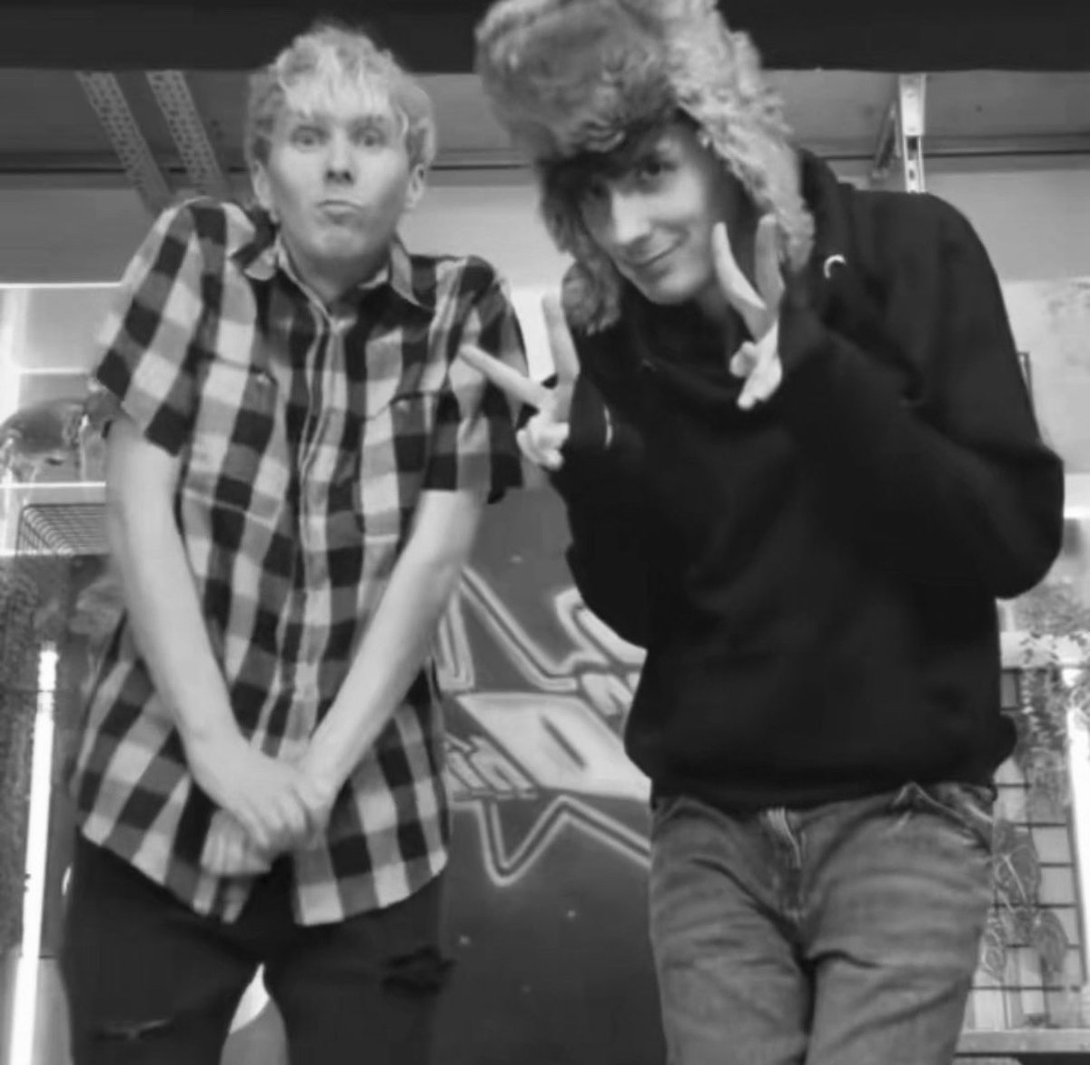 PhuntyPhan's tweet photo. #whoremembers https://t.co/QFLHChPscG