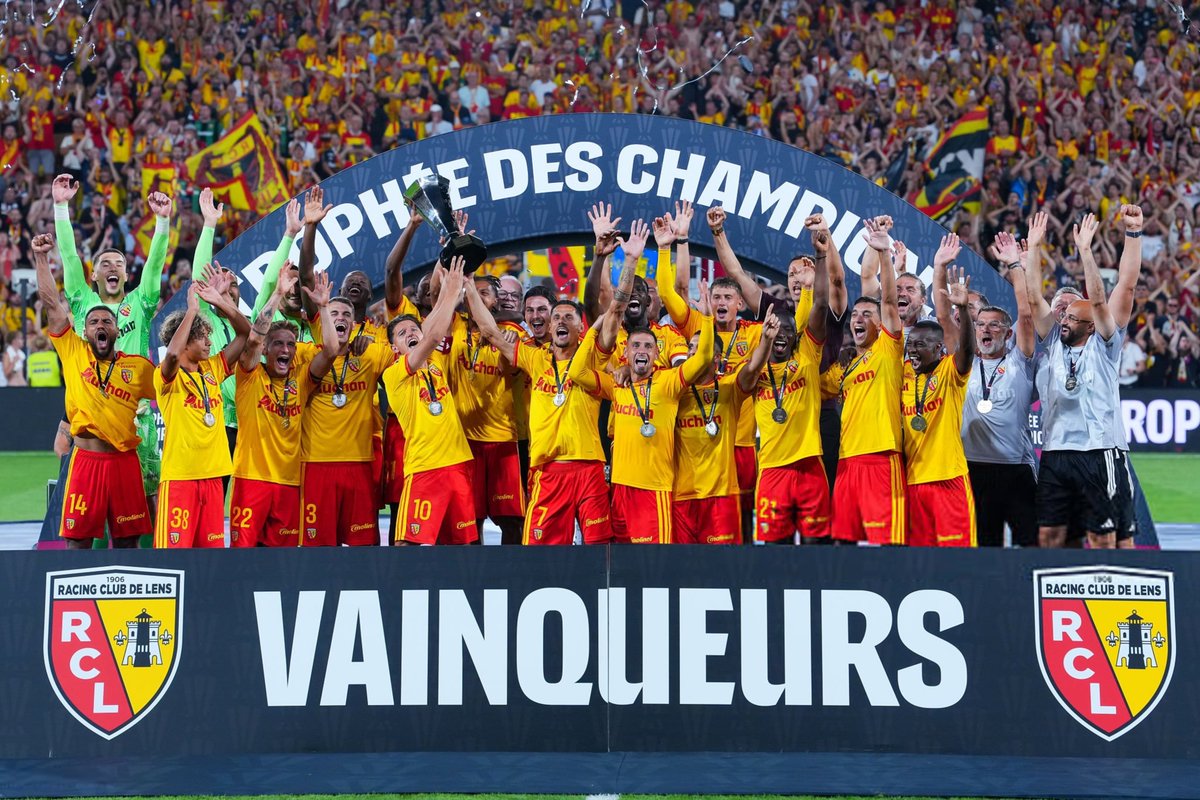 ActuL1_'s tweet photo. 🚨🚨 OFFICIEL !!! LE RC LENS REMPORTE LE TROPHÉE DES CHAMPIONS 2026 !!! 🏆❤️💛

Victoire 1-0 face au PARIS SG

Florian Thauvin 🇫🇷 unique buteur à la 32ème minute ⚽️ https://t.co/CHhCF3cVMg