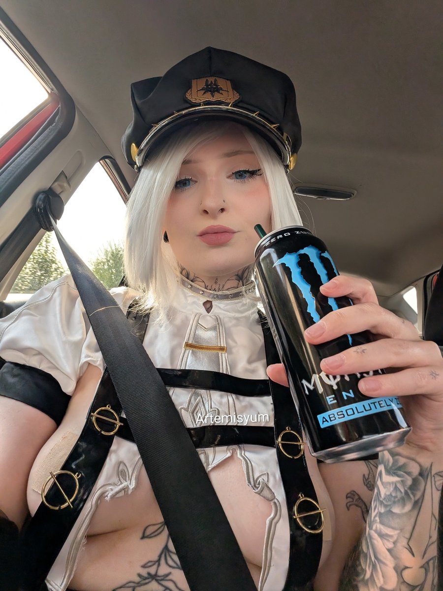 Artemis_yum's tweet photo. Was trinkt ihr gerne?🖤 https://t.co/Jr9MvoQn3i
