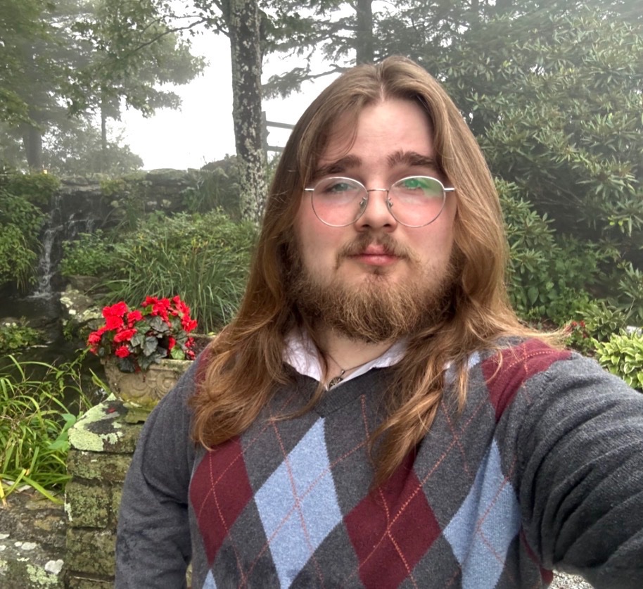 peskovici's tweet photo. To everyone checking out my profile: I don't use Twitter, and was only active today to check out some discourse my friends told me about. Alas, despite the fun I had, it remains the house of insecurity, extremism, and parasociality I remember. Find me at @peskovii elsewhere :) https://t.co/33ercATd1e