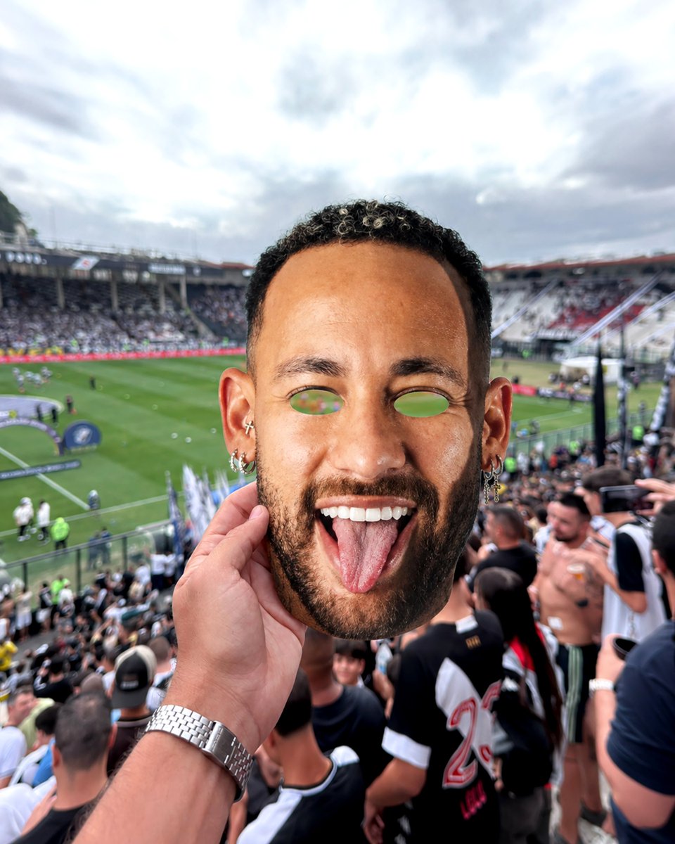 SantosFC's tweet photo. Da próxima vez, vem com a máscara certa. ✋🏽😜🤚🏽 https://t.co/MVkRAoY0hK