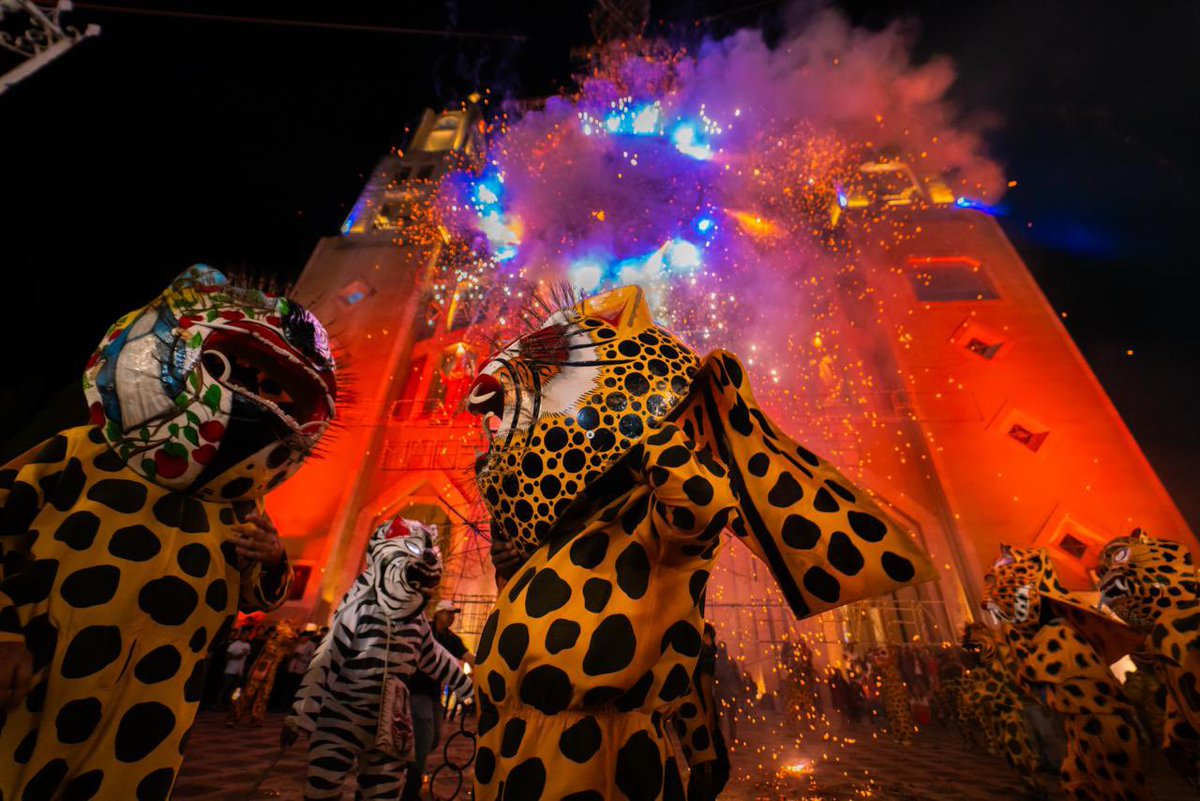 Sectur_Guerrero's tweet photo. 🐯Chilapa celebra la tradicional Tigrada 2026 con un gran ambiente 🎉

Música, color y tradición se hicieron presentes en esta emblemática celebración de Chilapa de Álvarez, que mantiene vivas las raíces y la identidad de Guerrero. 🐆 https://t.co/CeAWQHL2De