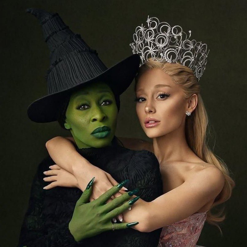 lesbianzgrande's tweet photo. my witches <3 https://t.co/OKobljDcs1