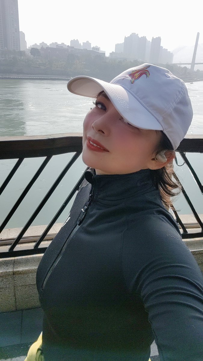 Wall2WallDecord's tweet photo. Just finished a 5km morning run along the river! Fresh air and sunny views made it perfect—ready for the rest of the day. https://t.co/CdQSmVWNQx