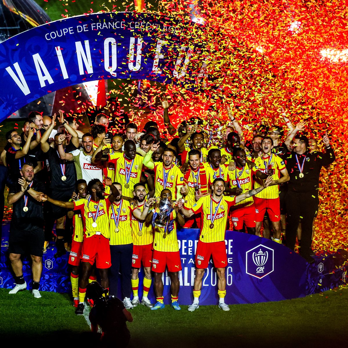 ActuL1_'s tweet photo. 22 mai 2026 : Coupe de France 🏆🇫🇷
16 août 2026 : Trophée des Champions 🏆

Sympa l'été du côté de Lens 😄 https://t.co/ONUOlwhPi9