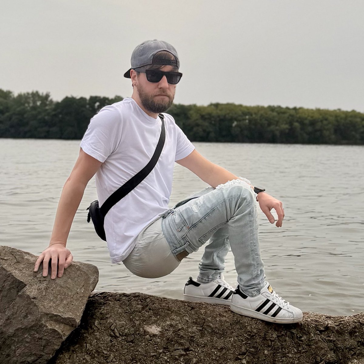 damnhotstyle's tweet photo. “Are you out here taking pictures?” Someone might’ve approached me asking some questions while taking this set. 😂
#sag #sagger #saggingpants #streetstyle https://t.co/pCRLZp7Jf3