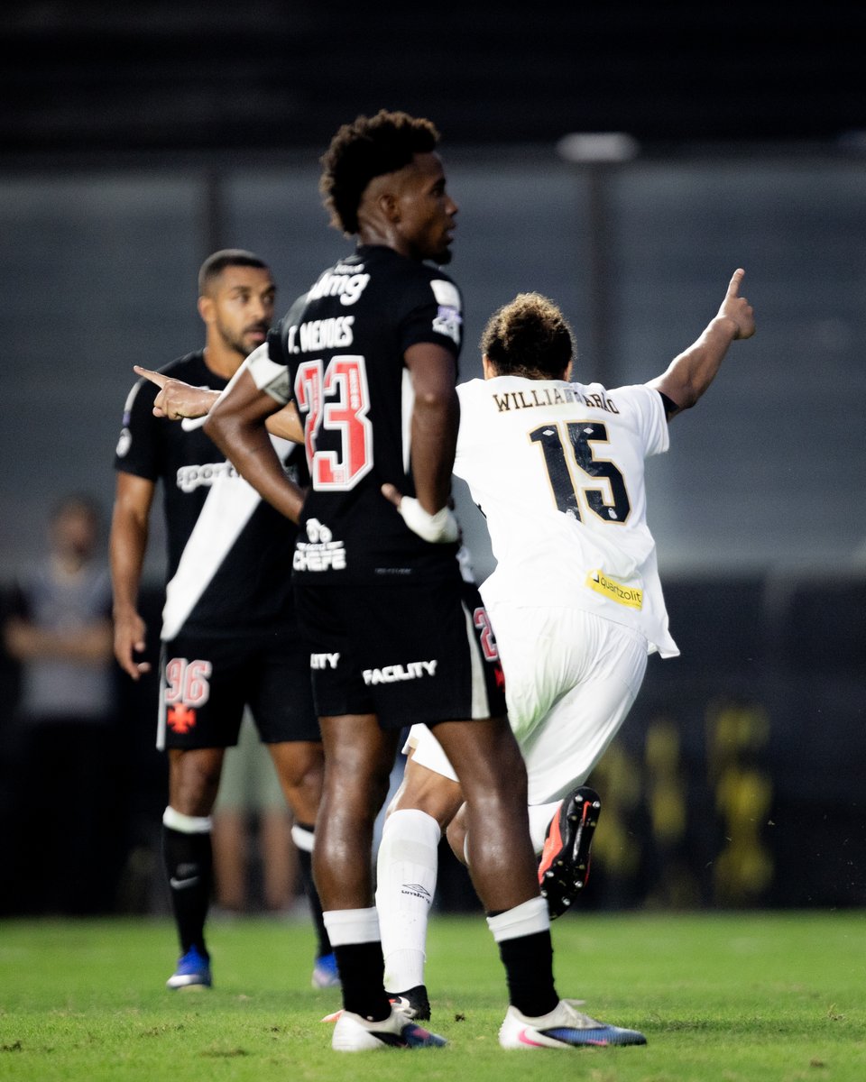 SantosFC's tweet photo. Quem pode comemorar, comemora! ⚪⚫ https://t.co/EaP6GI8fk6