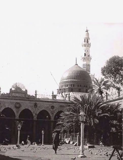 AladinGamei's tweet photo. مرحباً ربيع الأنور 

اللهم صل وسلم وبارك على حضرة حبيبك سيدنا ومولانا محمد و علي آله صلاة تخرجنا بها من ظلمة انانيتي الي النور ،ومن قبر جثمانيتي الي الحشر وفرق النشور ،وافض علي من سماء توحيدك اياك ،ما تطهرني به من رجس الشرك والاشراك. https://t.co/zM0j8WQhgF