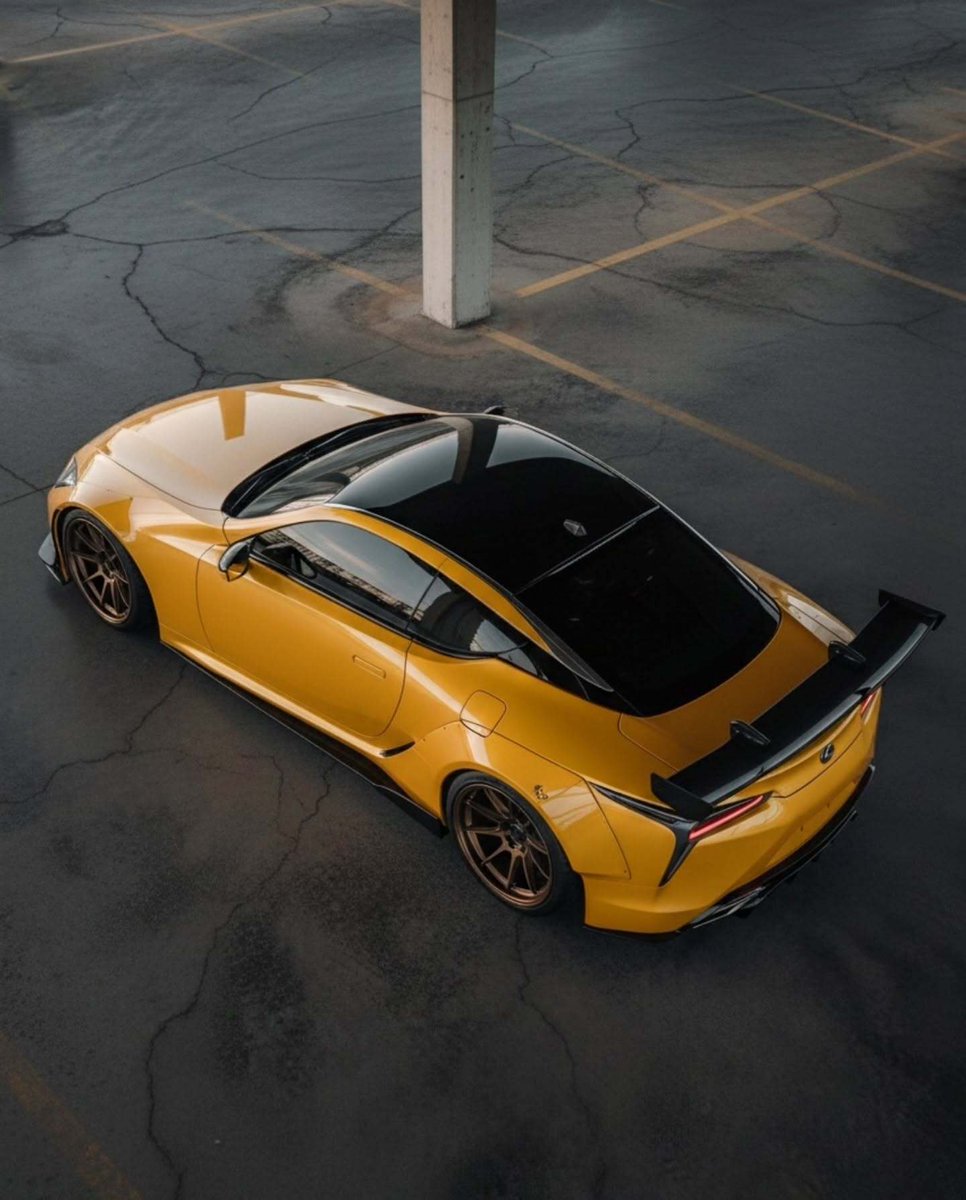 ApexDistrictX's tweet photo. Do you love this color combination? 💛🖤

Lexus LC500 https://t.co/zsj2m0mFis