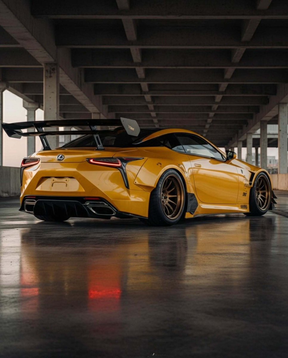 ApexDistrictX's tweet photo. Do you love this color combination? 💛🖤

Lexus LC500 https://t.co/zsj2m0mFis