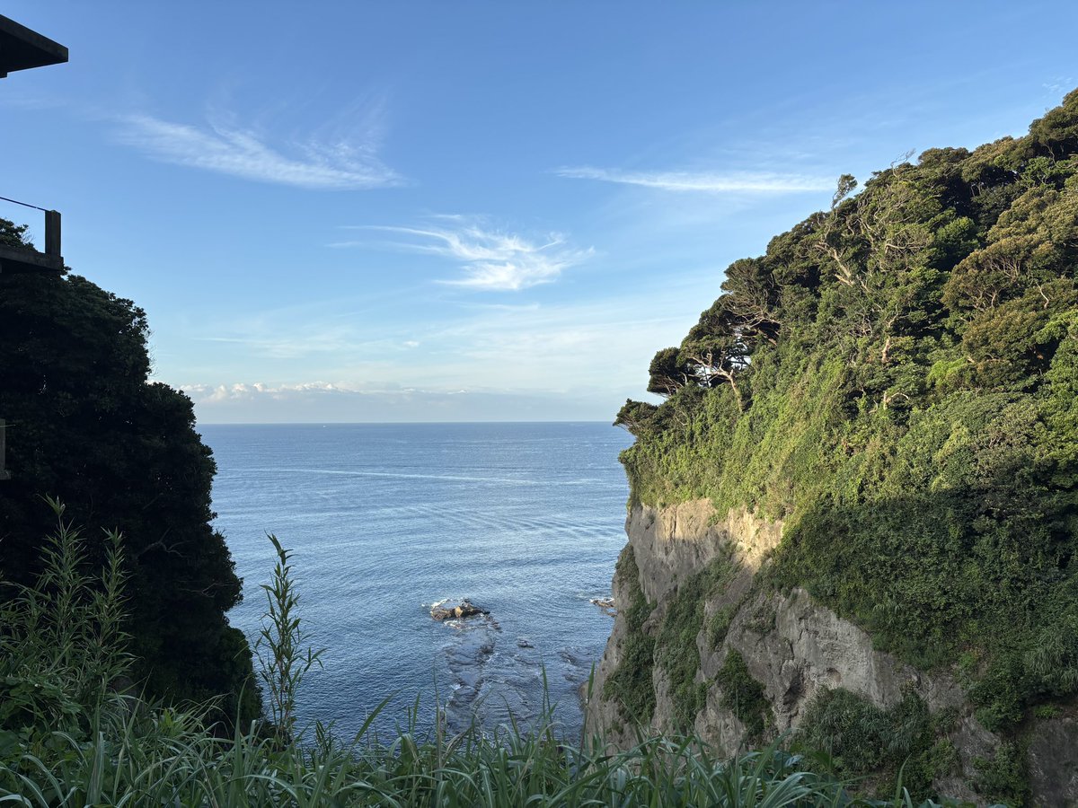 minato770's tweet photo. 朝の江ノ島(๑'ᴗ'๑) https://t.co/kLmNQ3UmpB