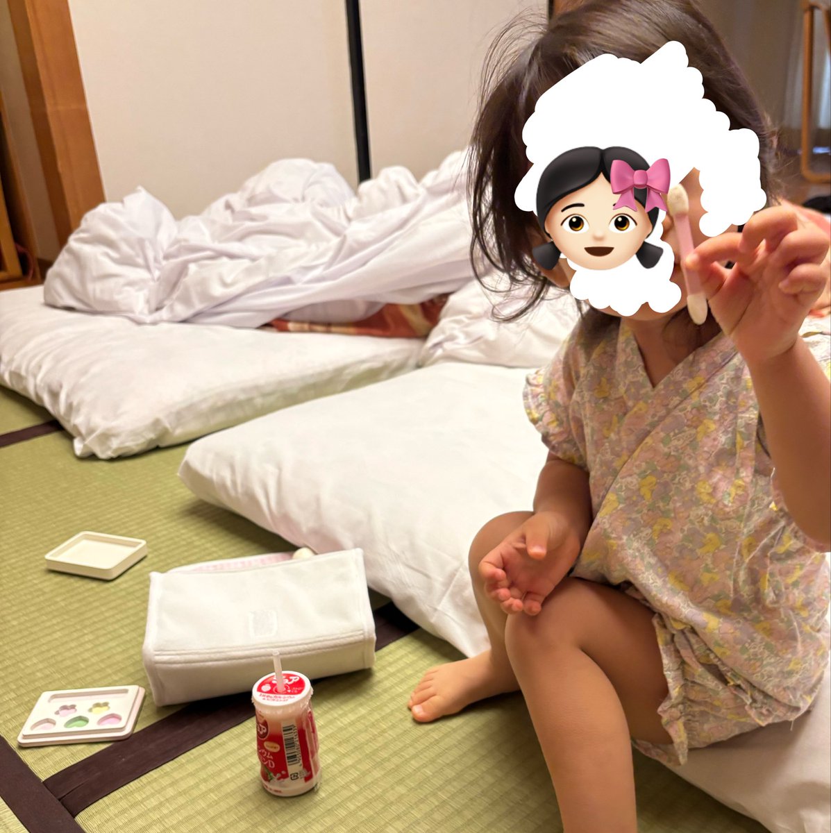 o6____S's tweet photo. 旅行2日目
女の朝は早い💄(2歳1ヶ月) https://t.co/r4CPRDqTSk