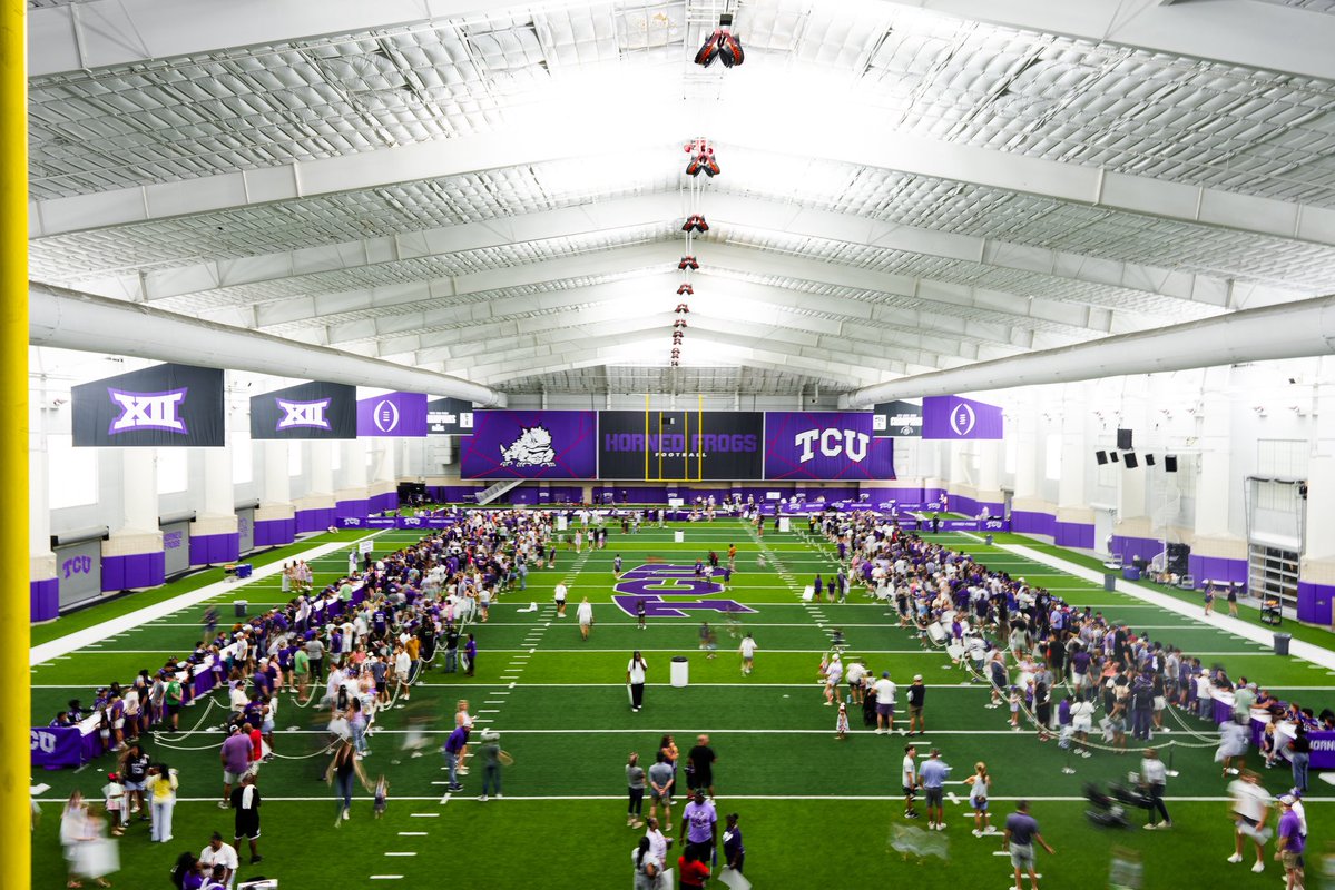 TCUFootball's tweet photo. Thank you to everyone who came out to Meet The Frogs! We’re excited to share this 2026 season with y’all! #GoFrogs #ForTheWorthy https://t.co/cdZhyuOUCM