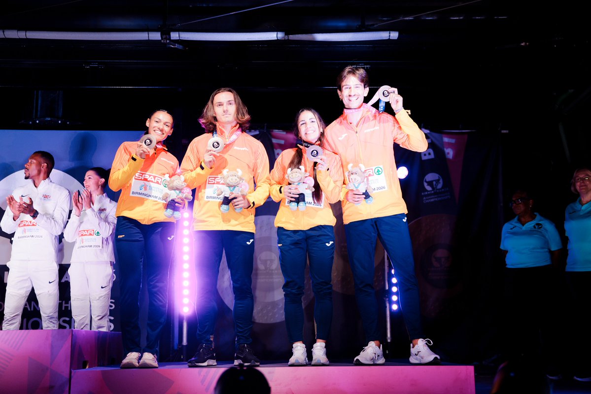 atletismoRFEA's tweet photo. 📸 𝐏𝐀𝐑𝐀 𝐋𝐀 𝐇𝐈𝐒𝐓𝐎𝐑𝐈𝐀 𝐃𝐄𝐋 𝐀𝐓𝐋𝐄𝐓𝐈𝐒𝐌𝐎 𝐄𝐒𝐏𝐀𝐍̃𝐎𝐋

𝐁𝐑𝐎𝐍𝐂𝐄 𝐄𝐔𝐑𝐎𝐏𝐄𝐎 🥉𝐘 𝐑𝐄́𝐂𝐎𝐑𝐃 𝐃𝐄 𝐄𝐒𝐏𝐀𝐍̃𝐀
4️⃣0️⃣.4️⃣2️⃣
🤝 Guillem Crespí 🤝 @Misabel_perez 🤝 Andoni Calbano 🤝 @JaelBestue

👉 La primera medalla absoluta de un relevo español en un gran campeonato 
👉 La recompensa a todo el trabajo que hay detrás del PNR
👉Un premio a la regularidad, al trabajo y a la fe en un proyecto que sigue dando pasos adelante.

ENHORABUENA  👏👏👏👏

@birmingham2026
#EspañaAtletismo #PasiónPorCompetir