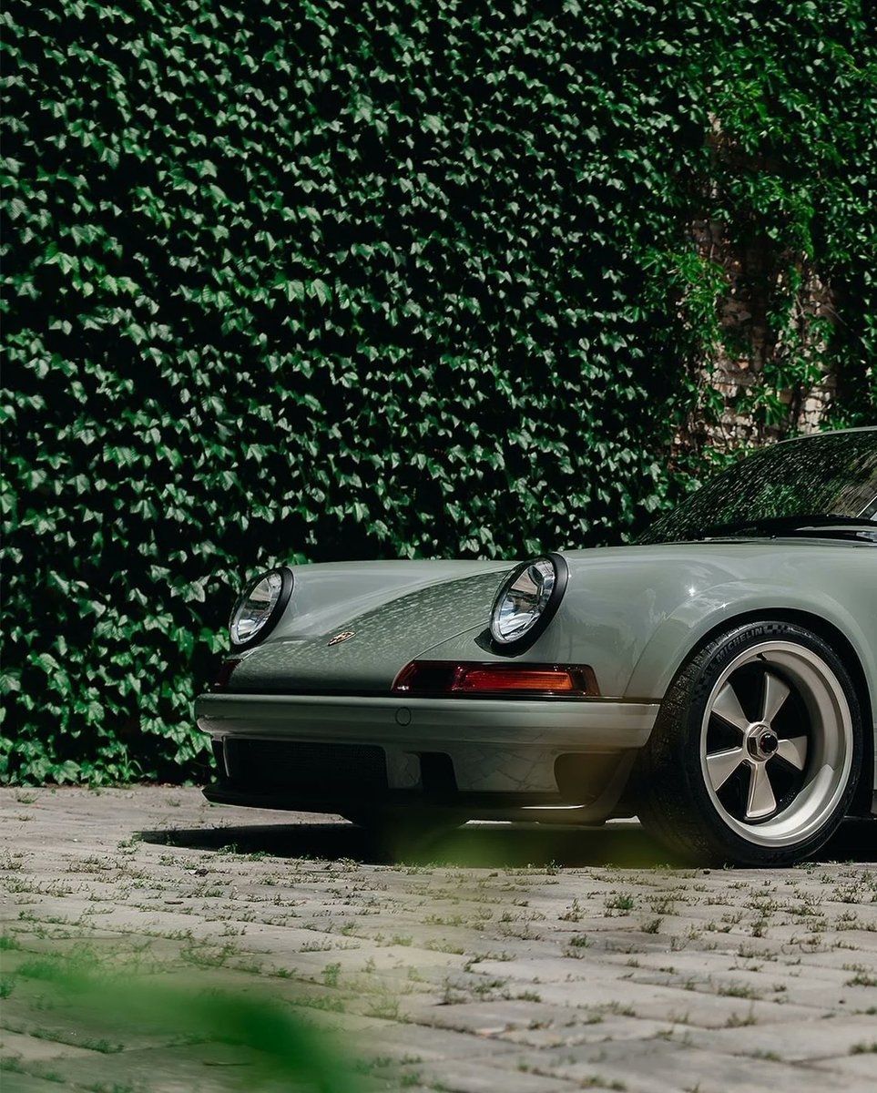 ApexDistrictX's tweet photo. Porsche 911 https://t.co/OzsMbJqu8k