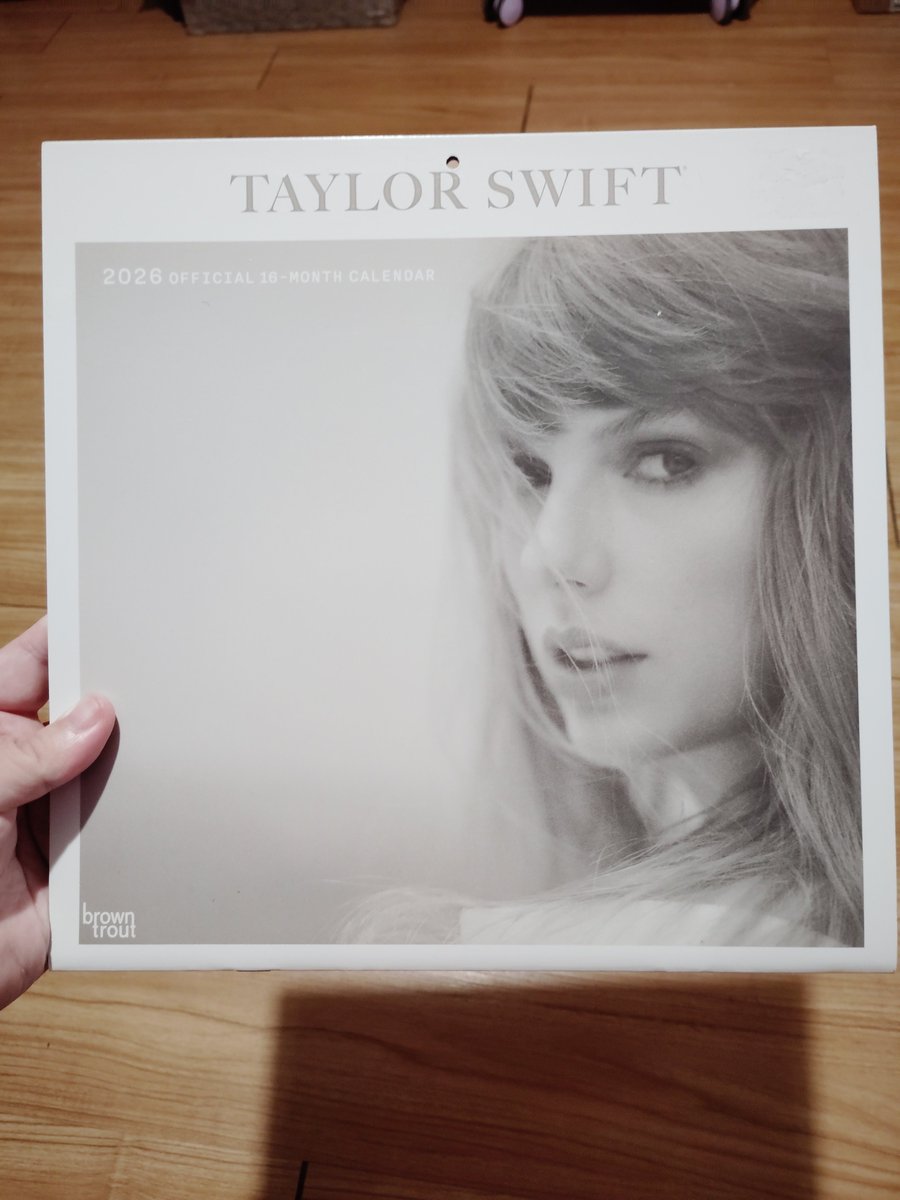 TSCollector13's tweet photo. (New taylor swift collection highlights)

New:
3 TS calendar and the official eras tour book. https://t.co/kxuKsLRyt5