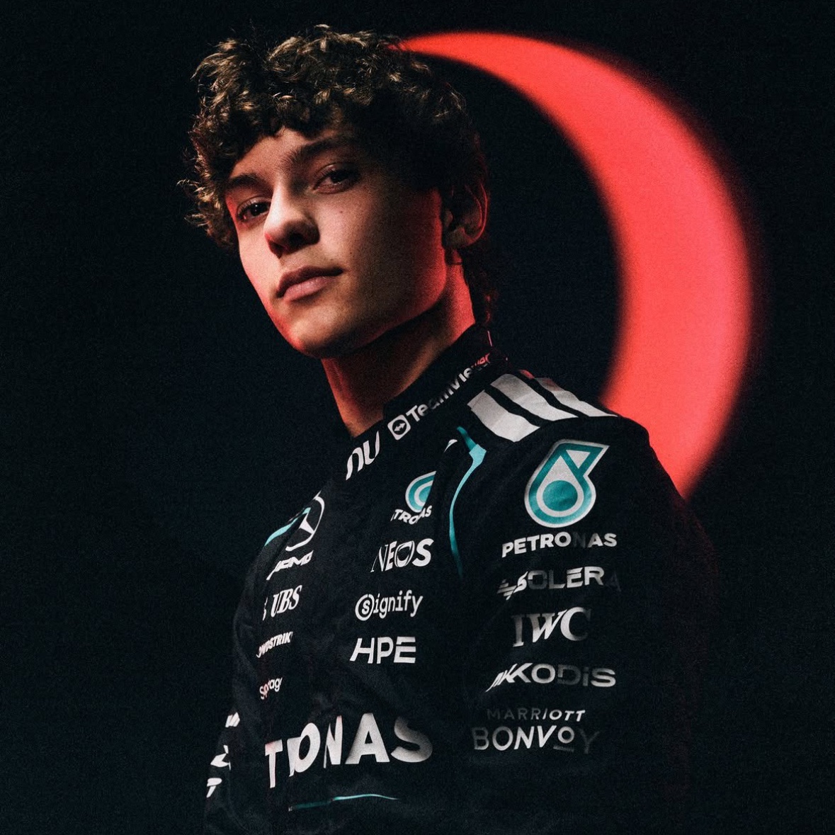 sectordemon's tweet photo. kimi getting the waxing crescent moon stage that represents a newfound beginning developing into growth &amp; fullness ⏾ https://t.co/2vbqS76b1d