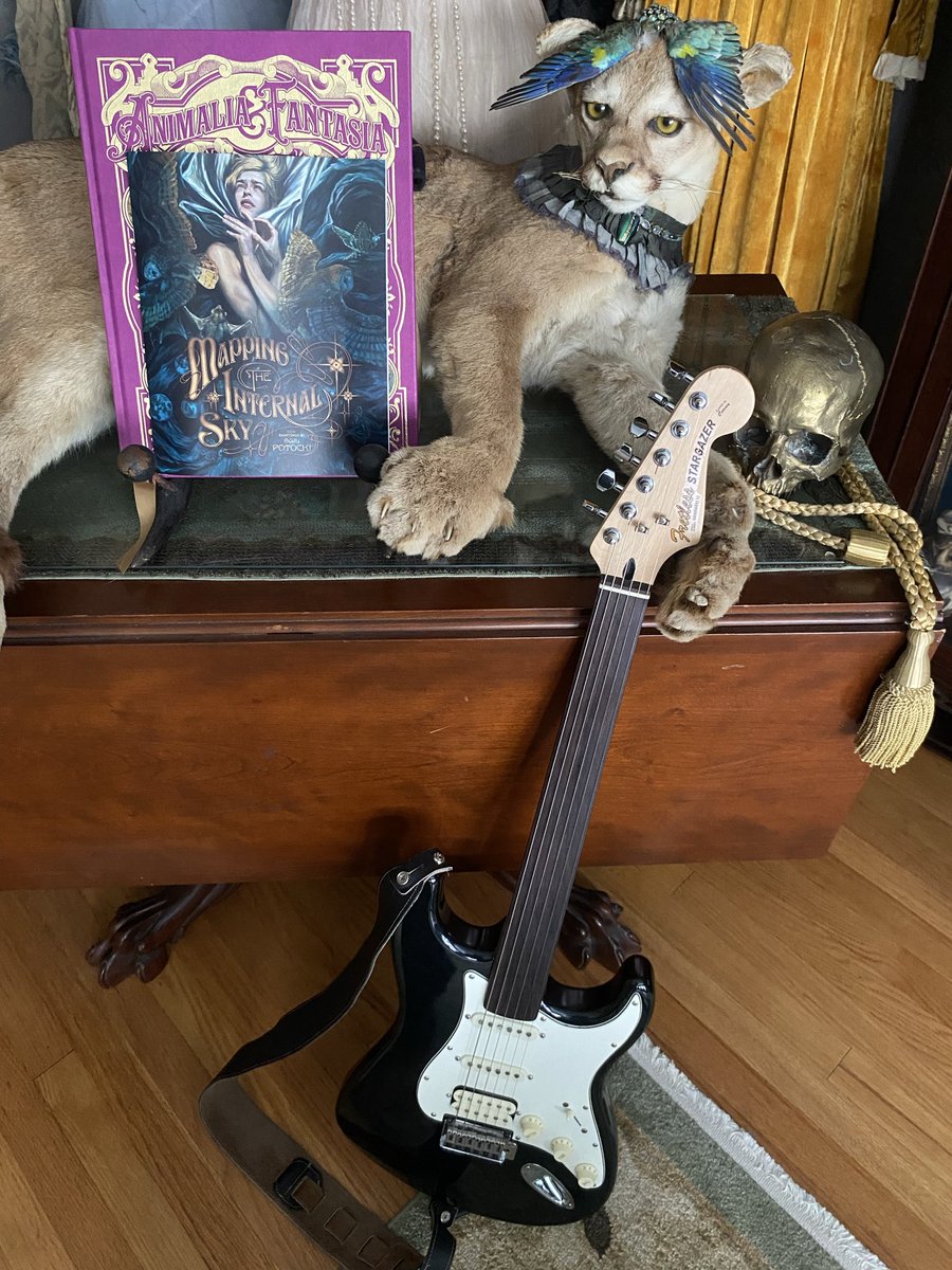 CustardFlux's tweet photo. Tonight I’ll be premiering my Fretless Stargazer at Fullers Pub in Chicago.  C’mon out for an evening of impromptu improvisations.  It could be glorious! https://t.co/mWXJ8fXplf