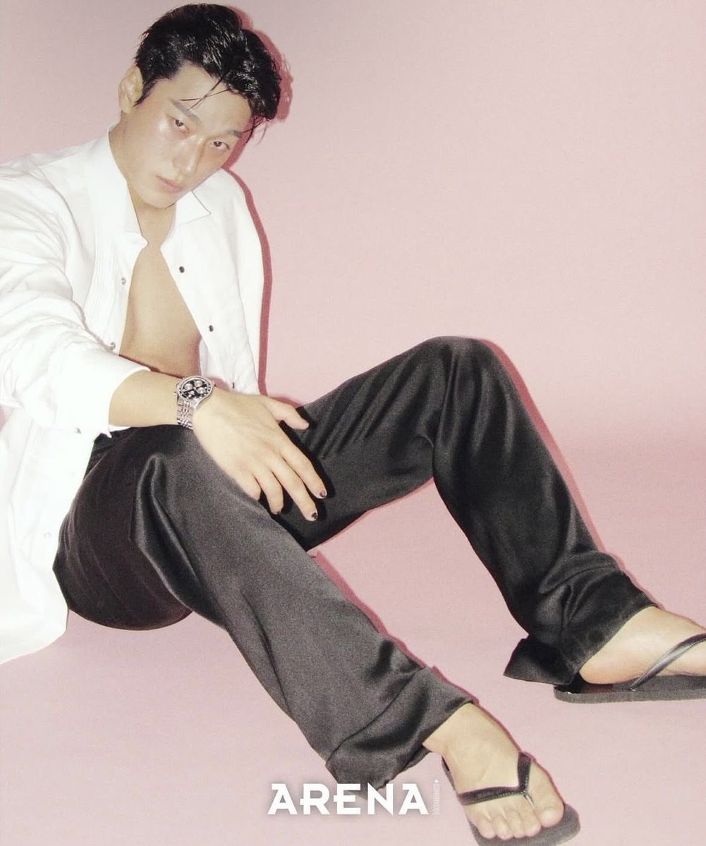 partydadz's tweet photo. Im not into feet but i can make an exception https://t.co/IDRE1fr4ny