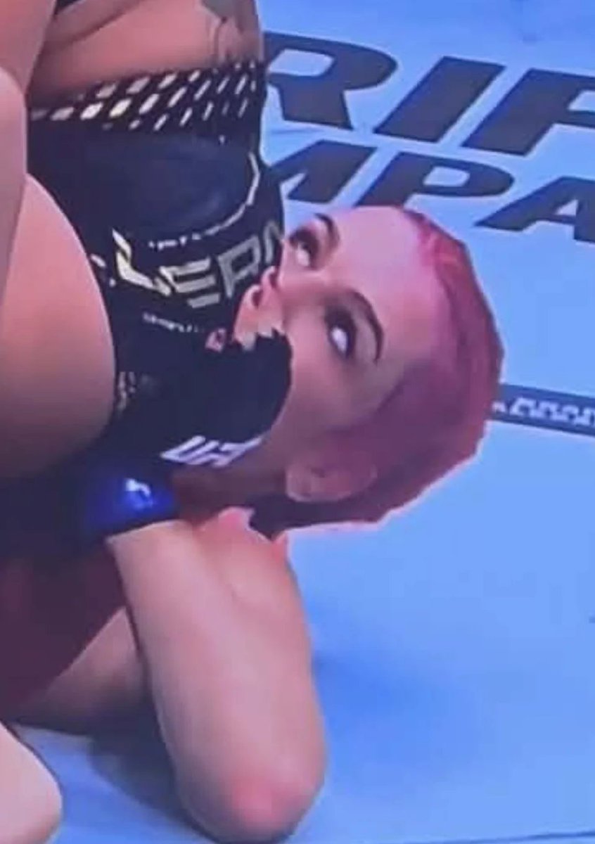 OutOfC0ntextMMA's tweet photo. Real winner isn't Mackenzie dern https://t.co/9Yuf5ndwvF