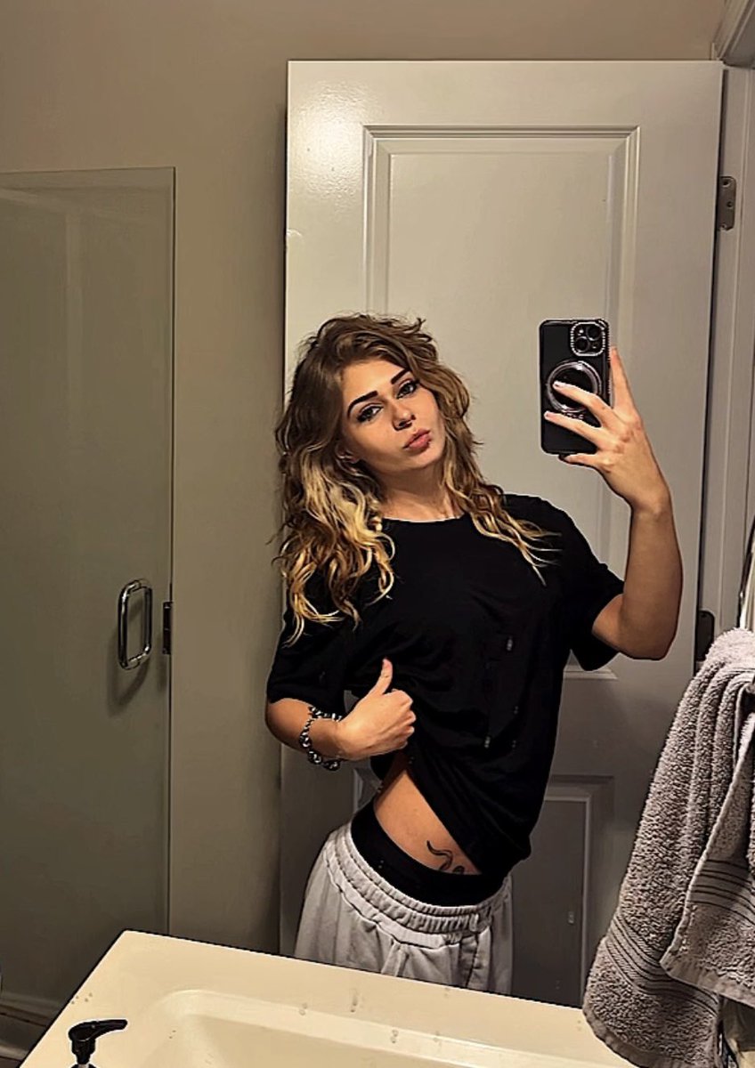 Natalie_Vega44's tweet photo. I got banned at 16k help me get back 💔 
https://t.co/SuMAgdjuIT https://t.co/9BYBmfWH01