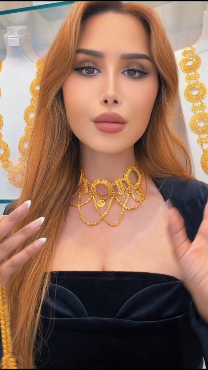anaevn's tweet photo. حظرو حسابك ​يا شيخة يفداك ألف تطبيق
أنتي الترند الأول بحضورك وبغيابك هند ما تحتاج سناب عشان تكون حديث الناس حتى وحسابك محظور حارقة دمهم وشاغلة بالهم استريحي يا هند وخلي حقدهم ياكل فيهم ..!! https://t.co/AxLpA8OoAE