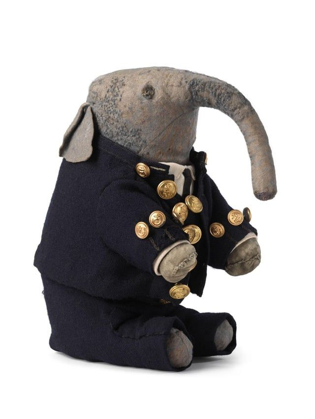 LeoDaVinciWave's tweet photo. This is Pumpie, a highly celebrated antique Edwardian soft toy elephant handmade in London around 1900. https://t.co/zrz2n5D5no