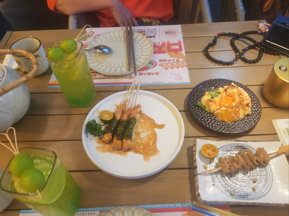 n42585686's tweet photo. Just burned my ramen and my bf laughed so hard he spilled his soda on the couch. Love this chaotic little Sunday. https://t.co/sjVjUqkqqs